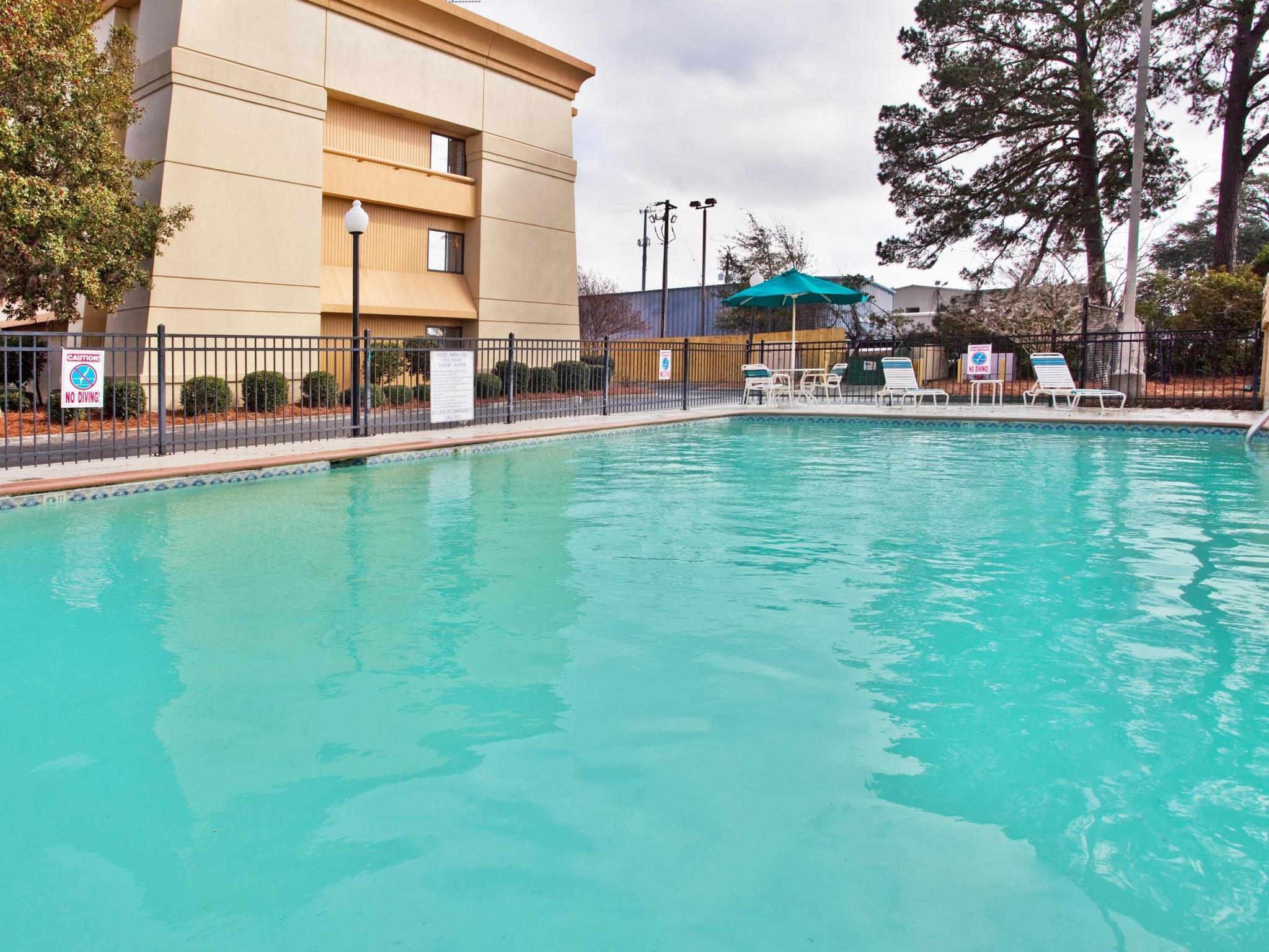 Spark By Hilton Savannah Midtown Exterior foto