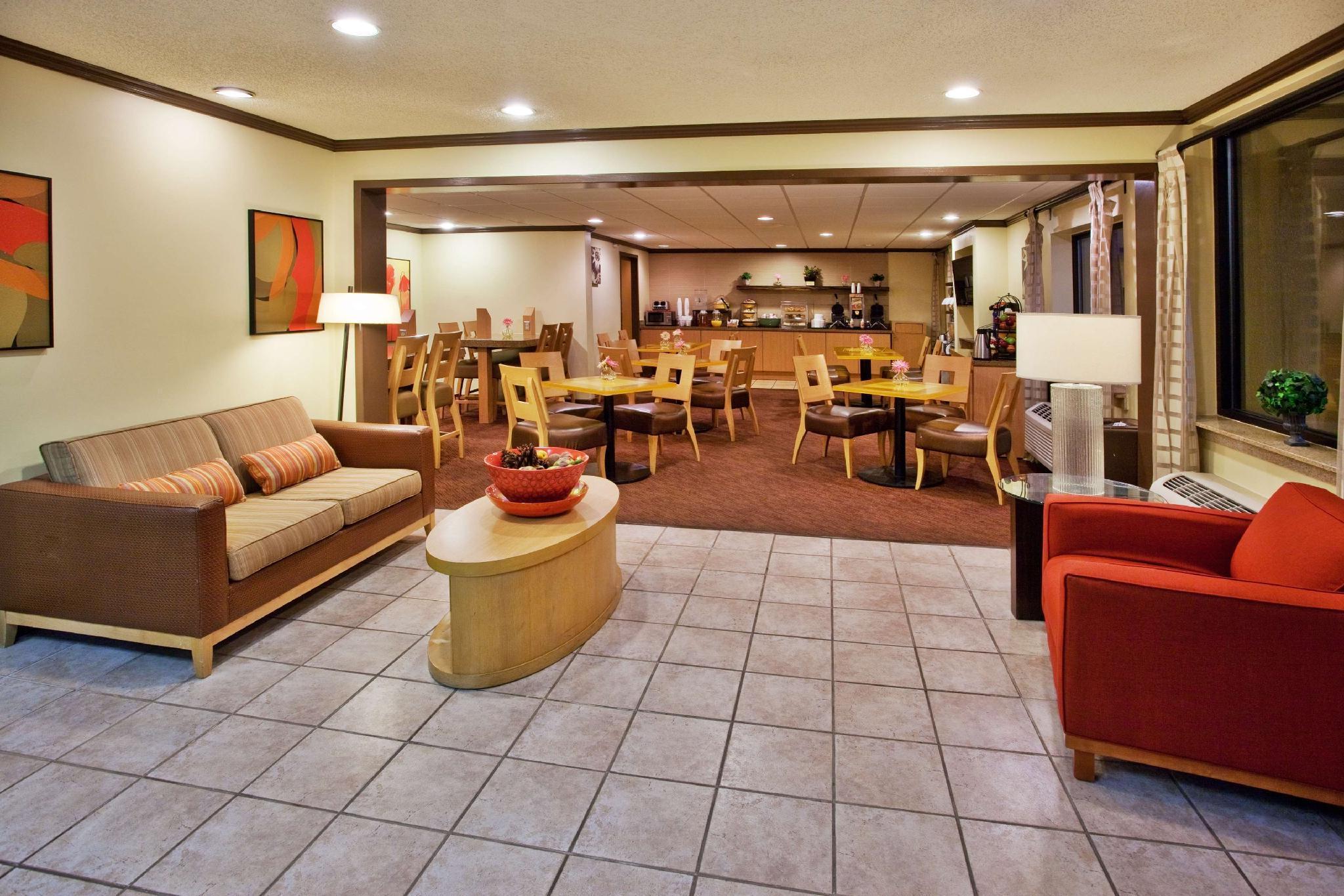 Spark By Hilton Savannah Midtown Exterior foto