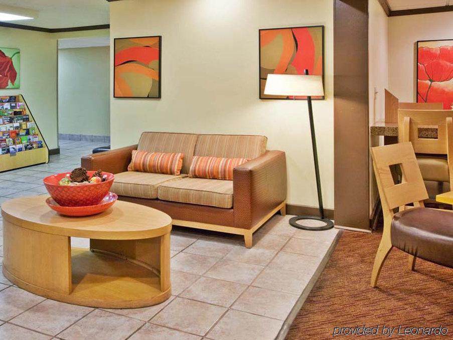 Spark By Hilton Savannah Midtown Exterior foto